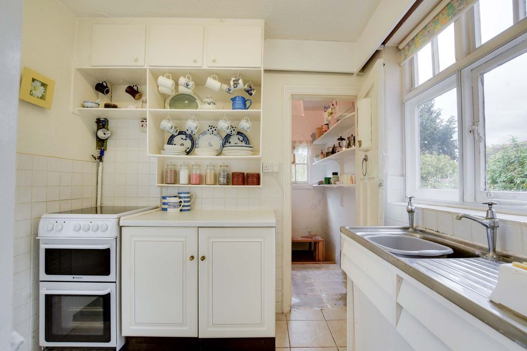 Property photo 3 of 27