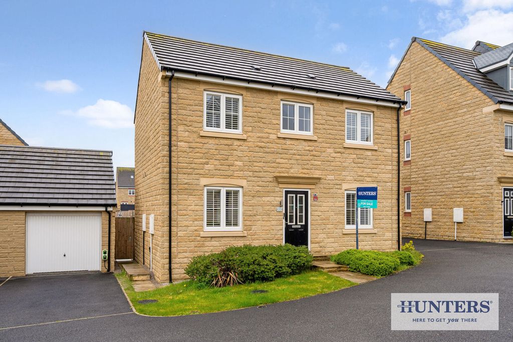 Property photo 1 of 23 Front (Exterior)