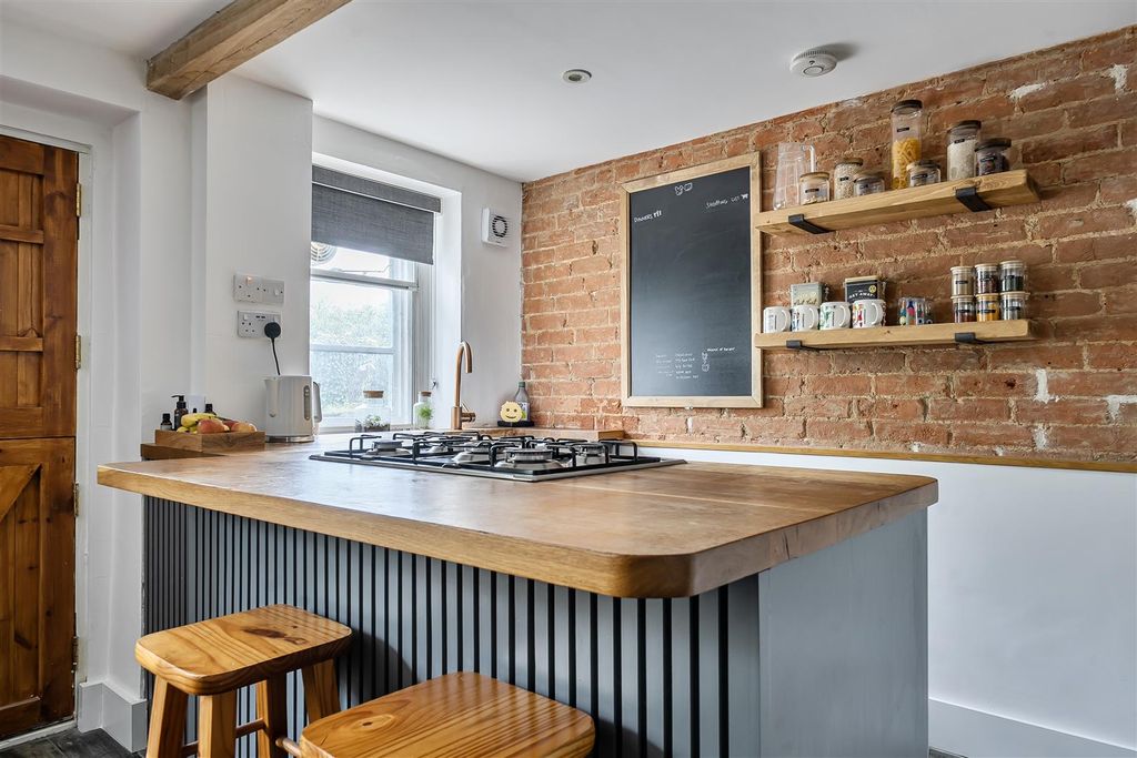 Property photo 2 of 13 1442385-10-69De52F37Bdd6.Jpg