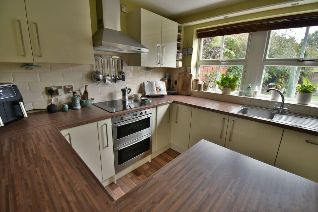 Property photo 3 of 26