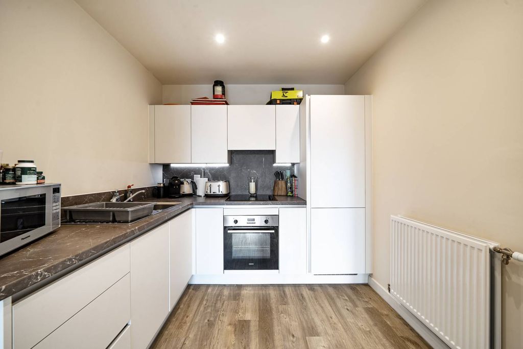 Property photo 3 of 20