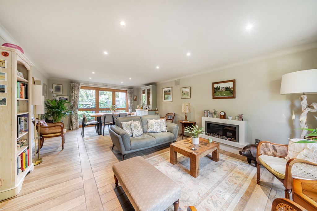 Property photo 2 of 20 1448800-20-69E5F1...