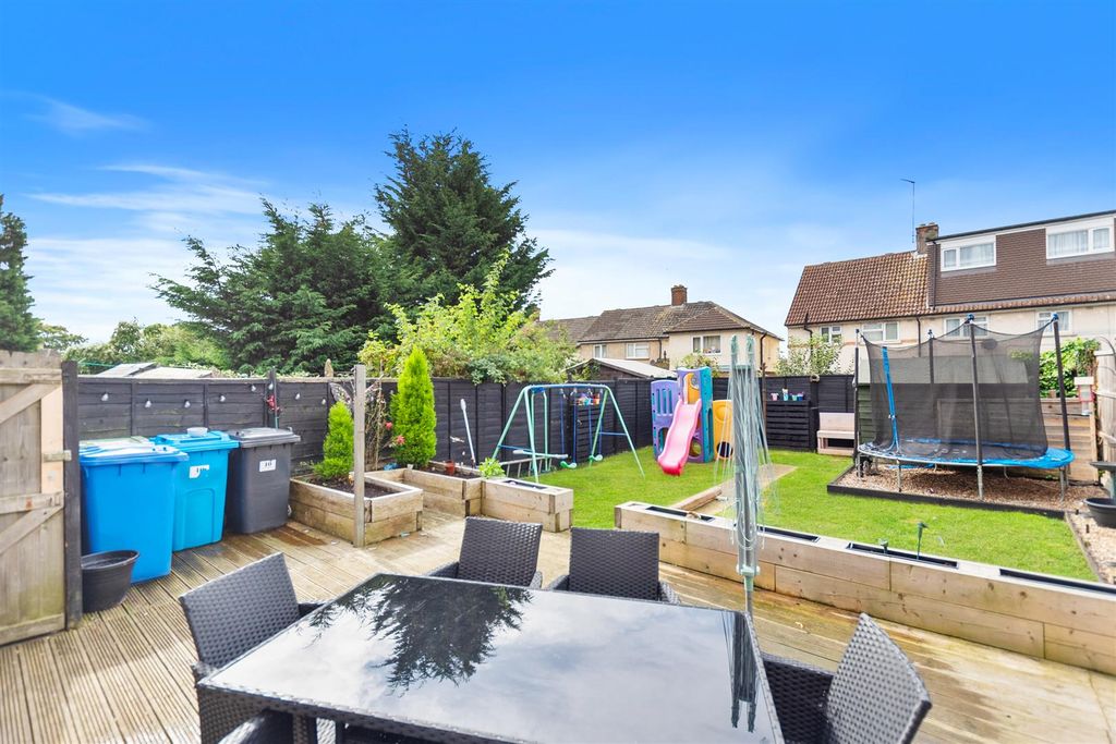 Property photo 2 of 15 Garden