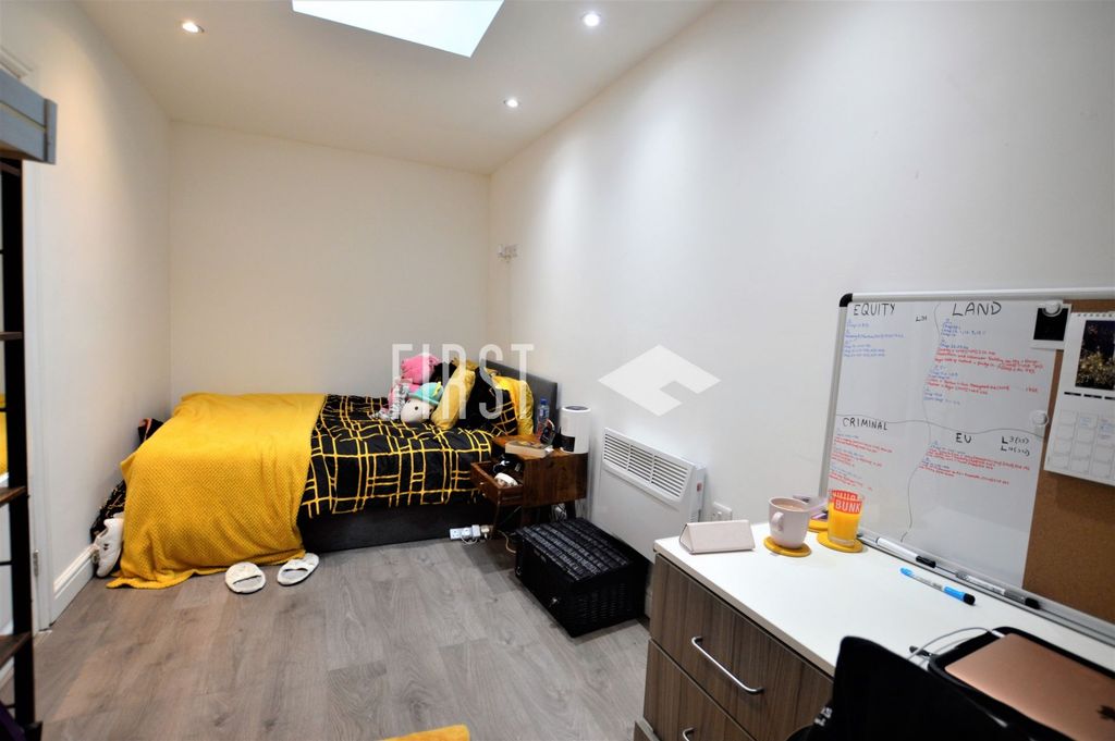Property photo 3 of 6 Photo 2