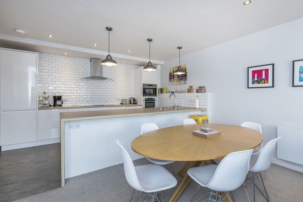 Property photo 3 of 13 11