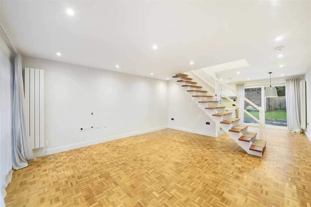 Property photo 2 of 16 4 Denise Court, Eton Avenue - 8If8Xo7Id4Tvezdubwfg
