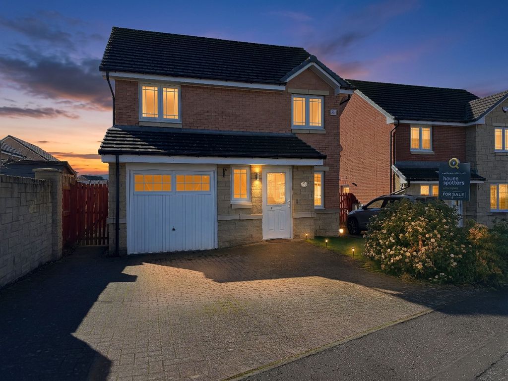 Property photo 1 of 19 Front External