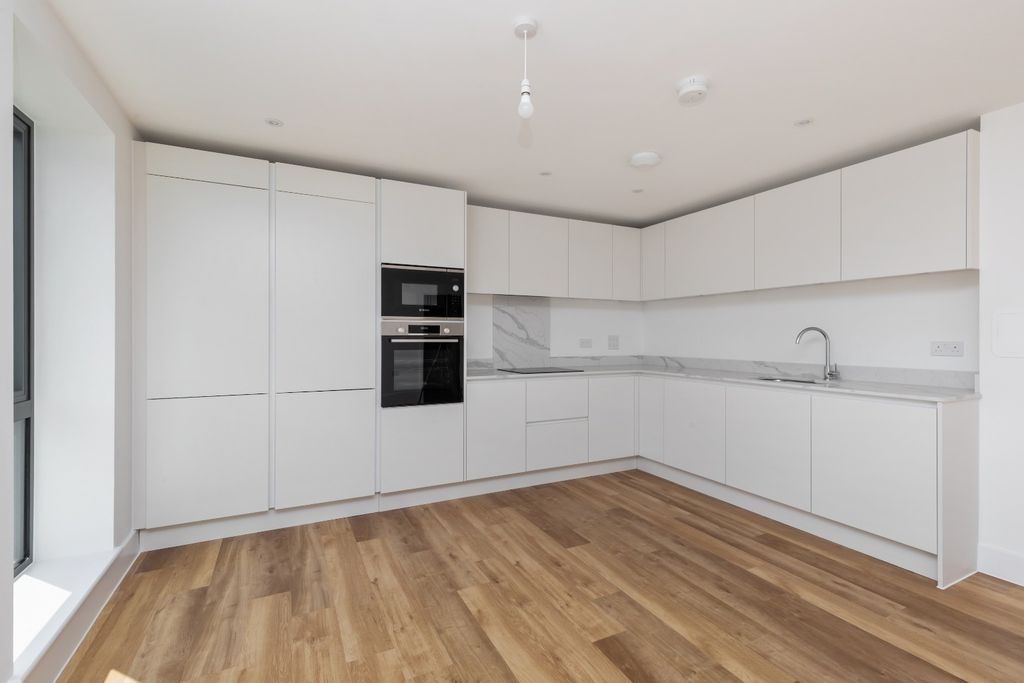 Property photo 3 of 16 6116463