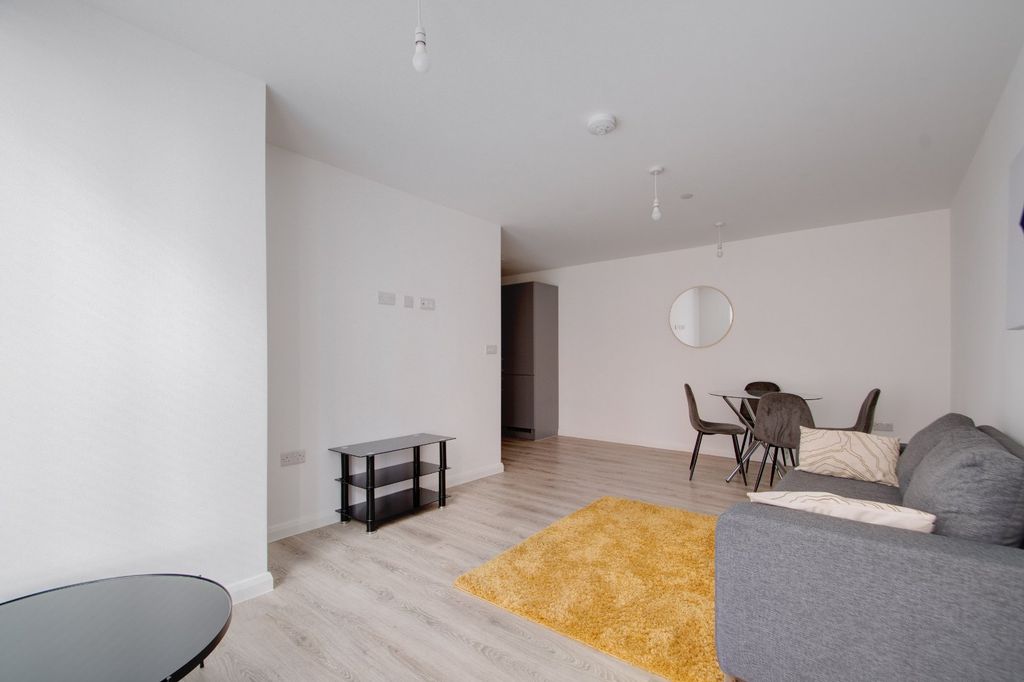 Property photo 3 of 13 Picture No. 02