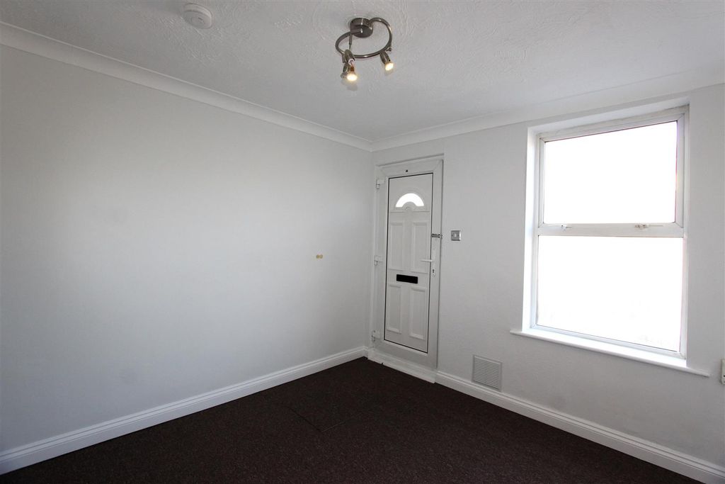 Property photo 3 of 11 3.Jpg