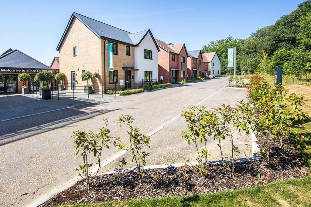 Property photo 2 of 8