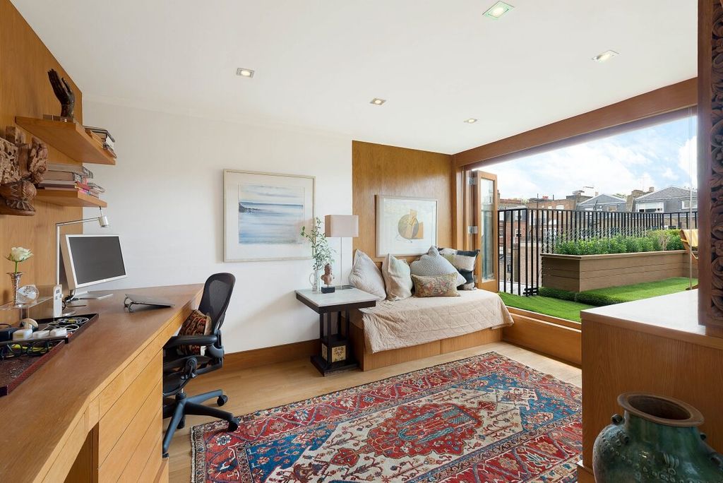 Property photo 3 of 9 Jll