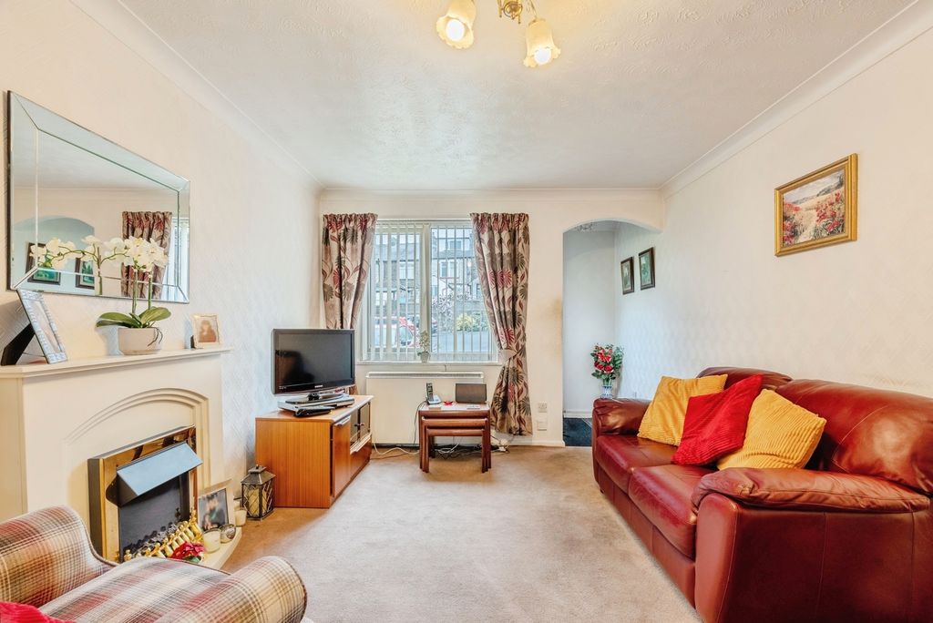 Property photo 2 of 16 Pbox-Img.Jpg