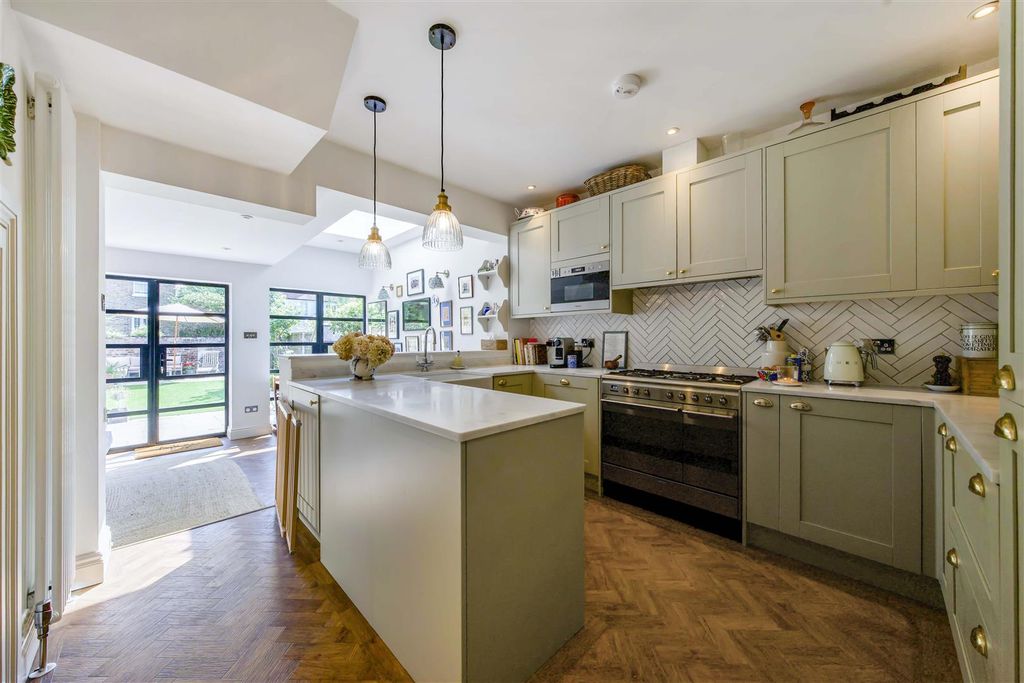 Property photo 3 of 21 6