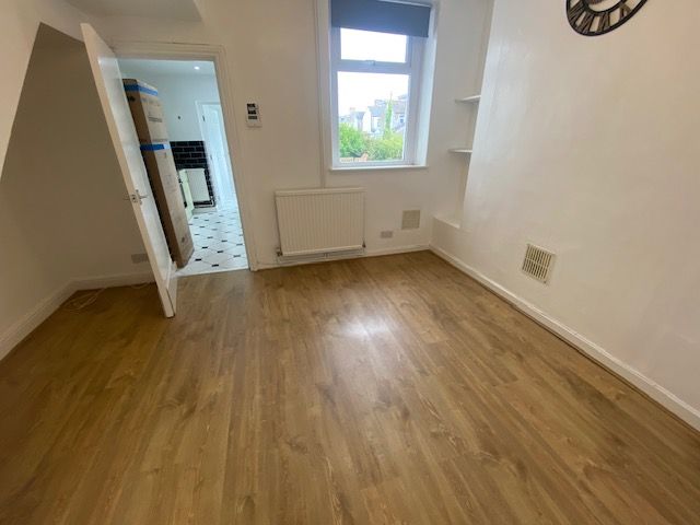 Property photo 3 of 9 Dining Room