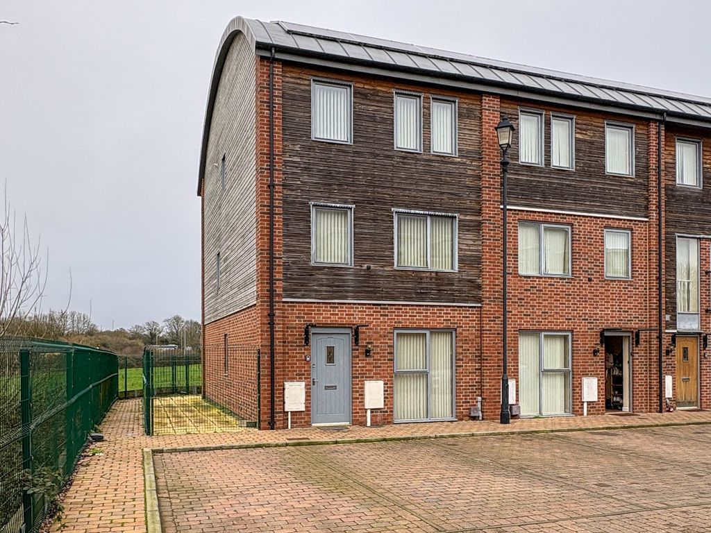 Property photo 1 of 24