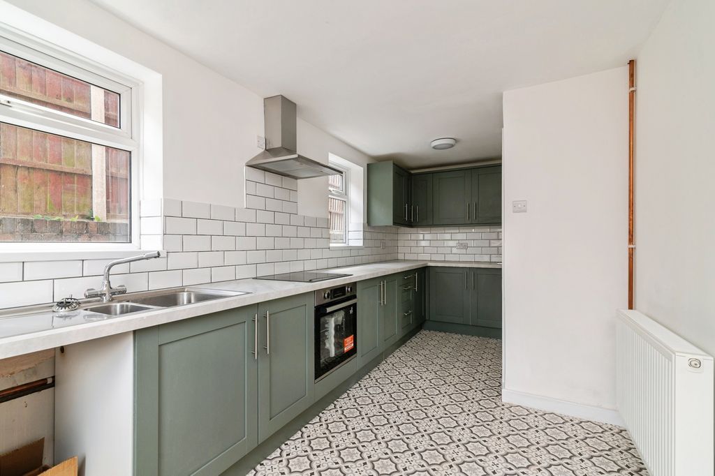 Property photo 2 of 14 Pbox-Img.Jpg