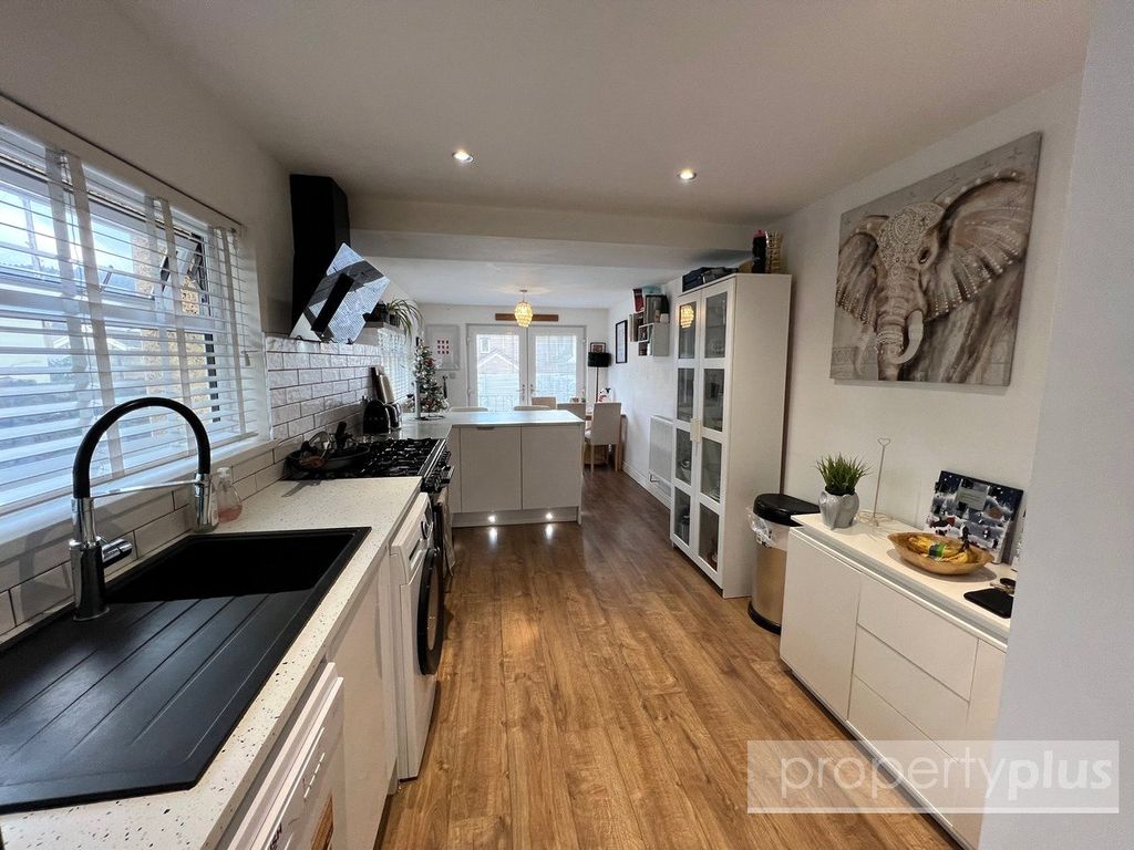 Property photo 1 of 14 Picture No. 11