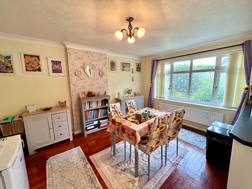 Property photo 2 of 20 5675623