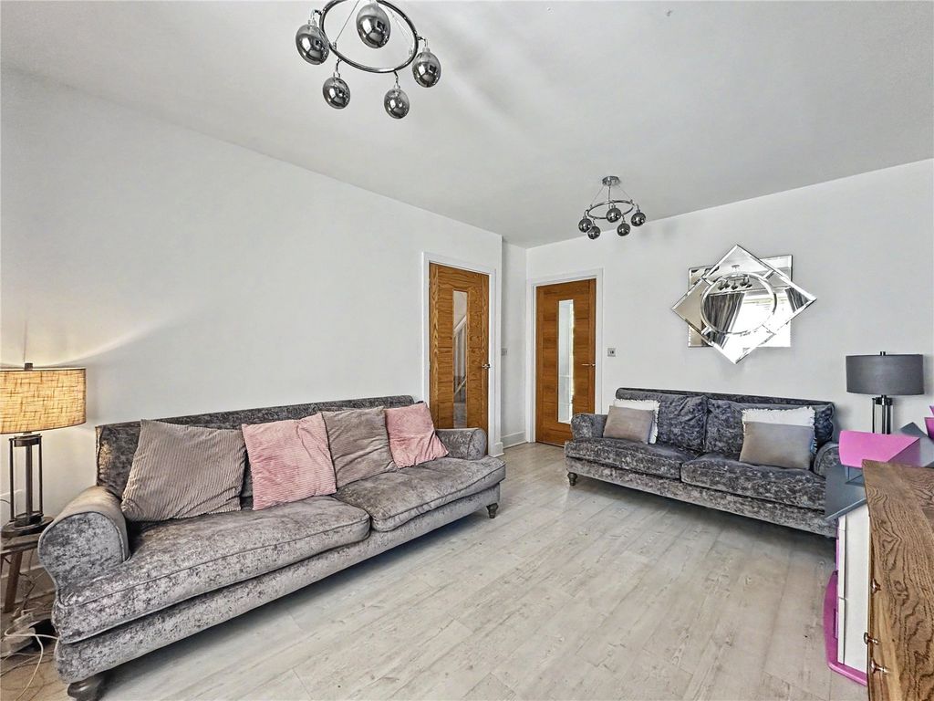 Property photo 2 of 22 Picture No. 13