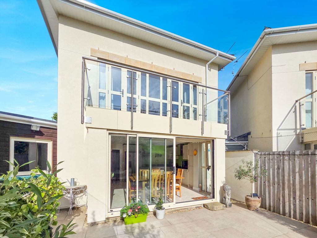 Property photo 1 of 23