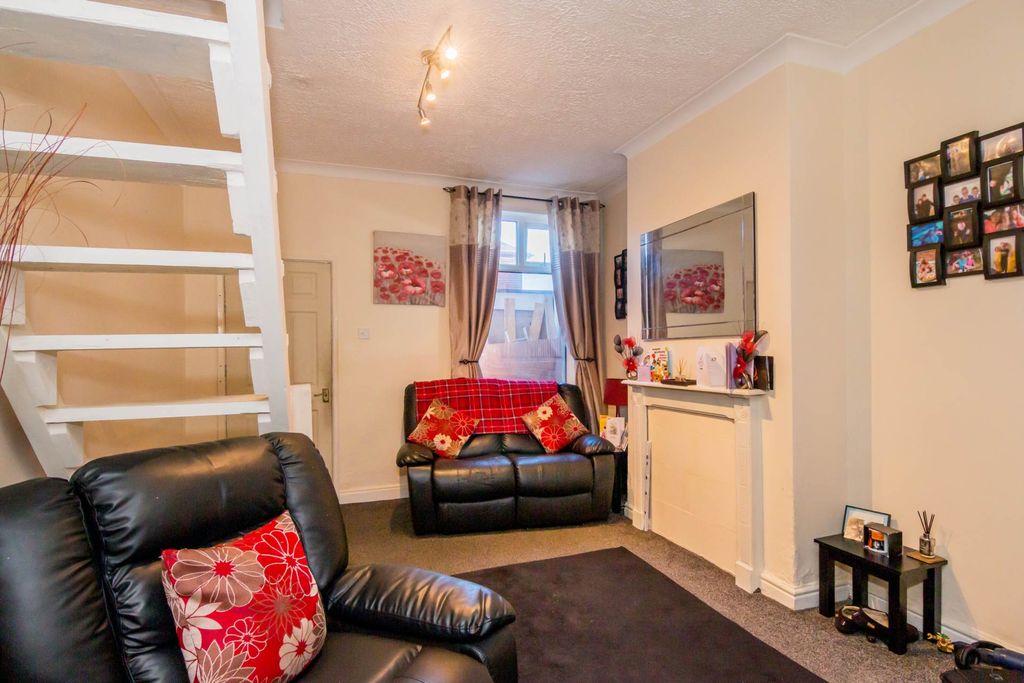 Property photo 3 of 13