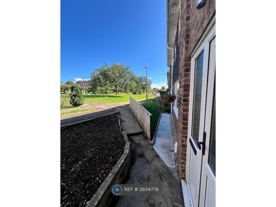 Property photo 2 of 23