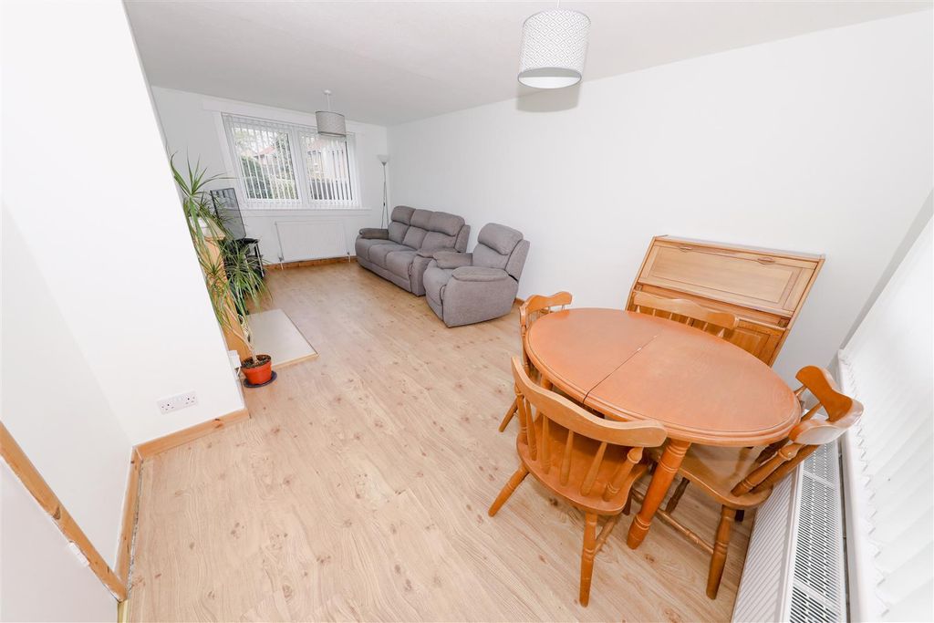 Property photo 2 of 16 B