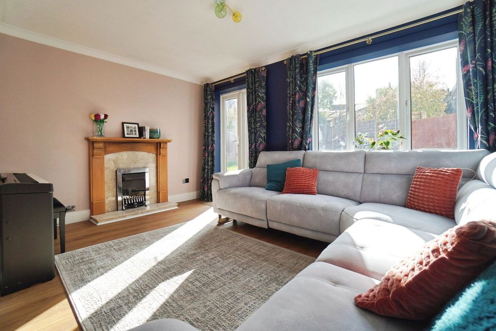 Property photo 2 of 26