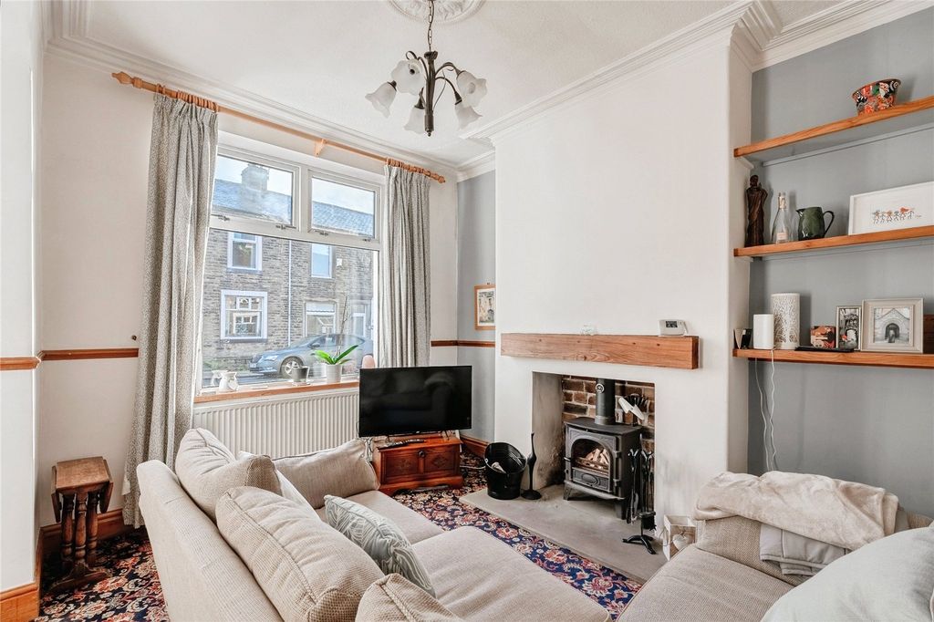 Property photo 2 of 17 Picture No. 28