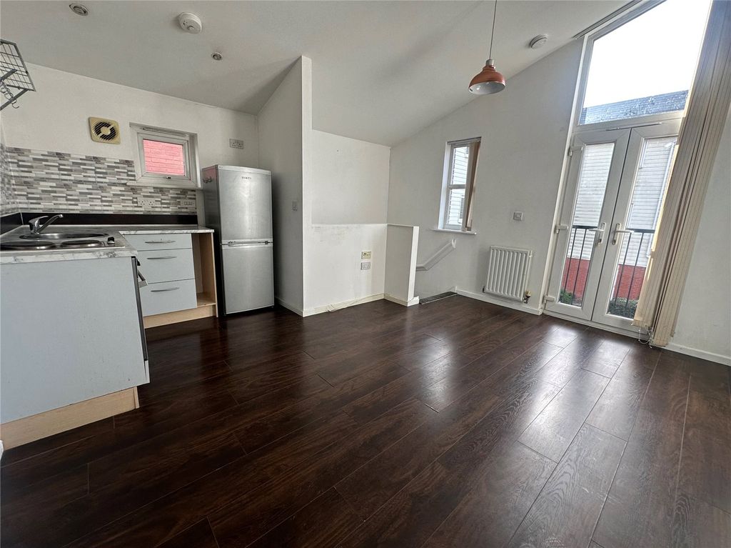 Property photo 2 of 11 Picture No. 20