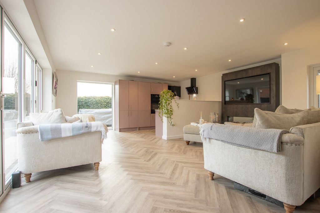 Property photo 1 of 22 2831701