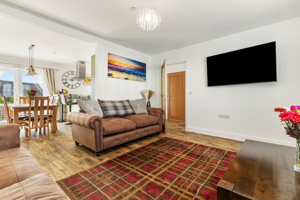 Property photo 3 of 29