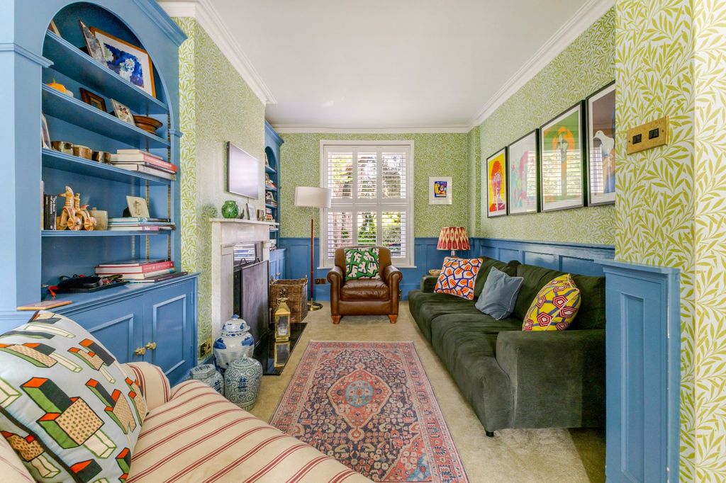 Property photo 3 of 12 Sitting Room