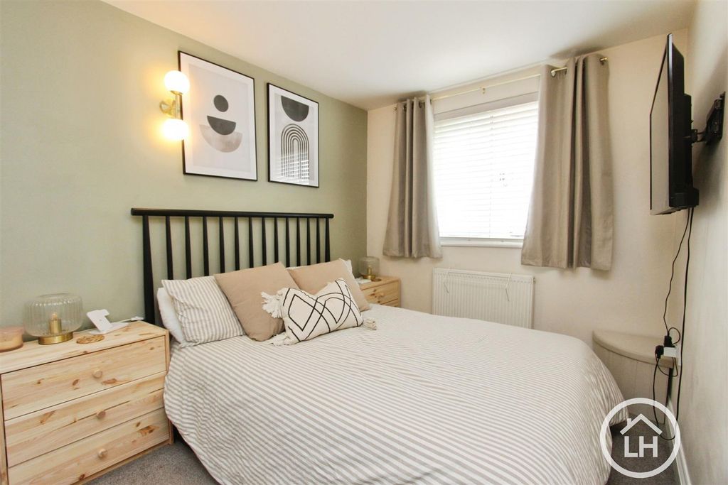 Property photo 1 of 12 Bedroom One