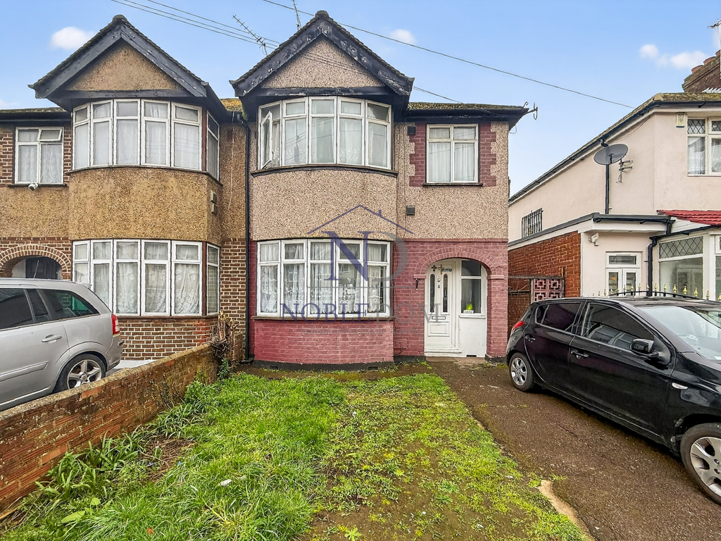 Property photo 1 of 17 Three Bedroom Semi-Detached House In Hounslow