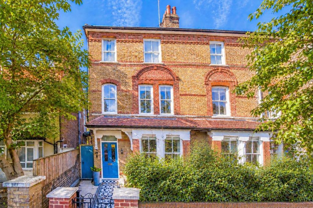 Property photo 1 of 11