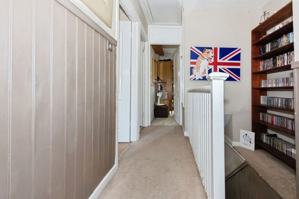 Property photo 2 of 33 Photo