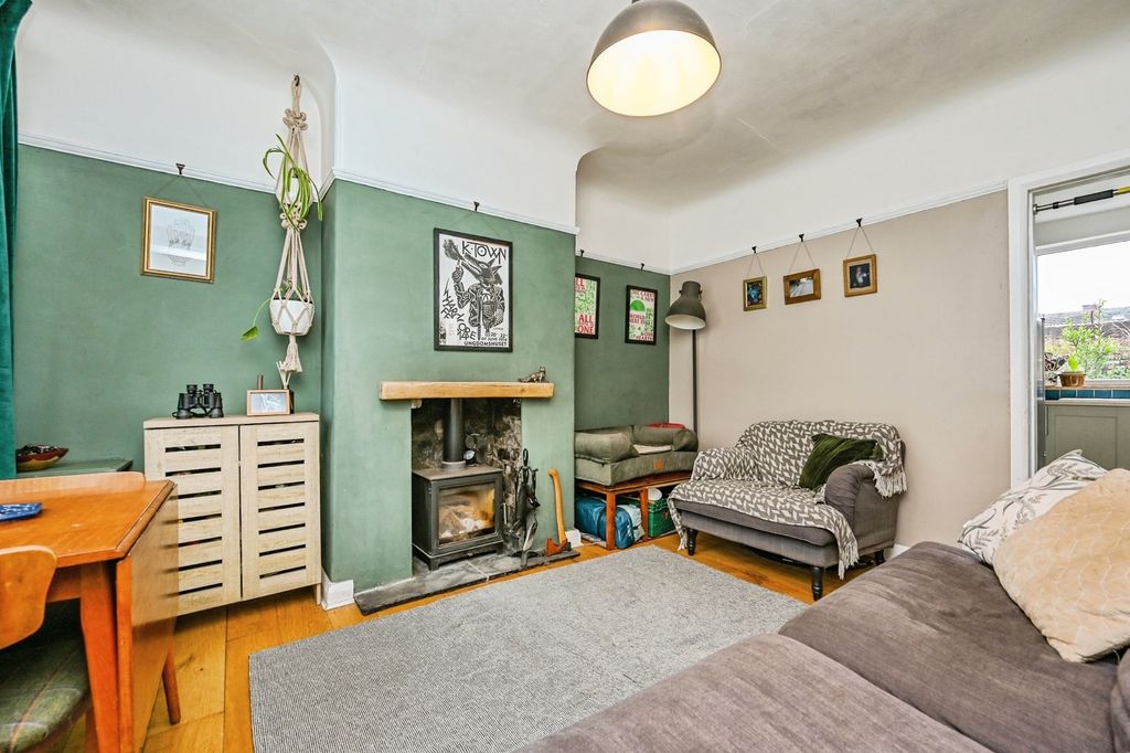 Property photo 2 of 12 Pbox-Img.Jpg