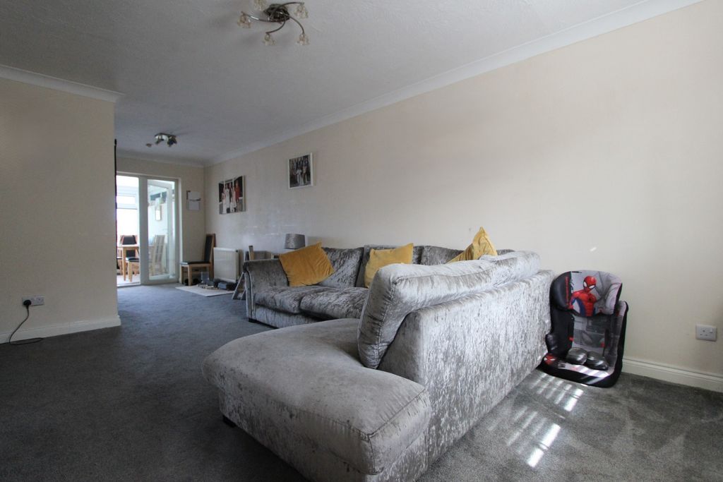 Property photo 2 of 14 Photo 8