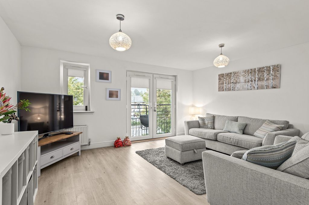 Property photo 2 of 23 5526826