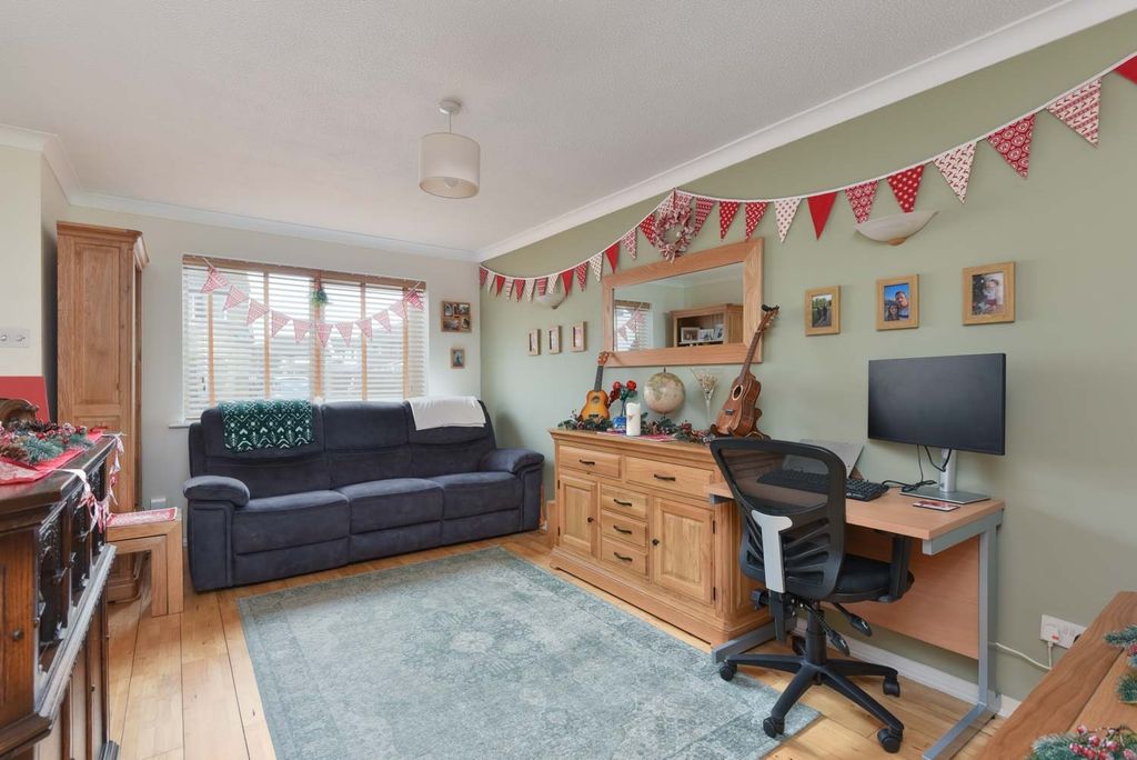 Property photo 3 of 16 4639649