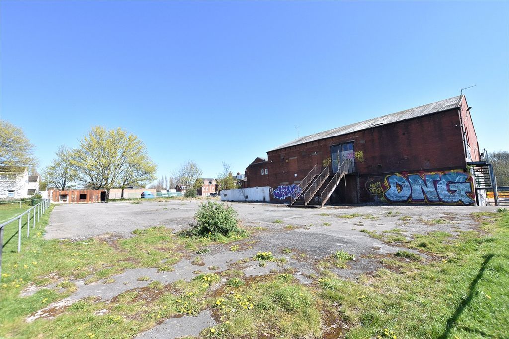 Property photo 2 of 6 Picture No. 01