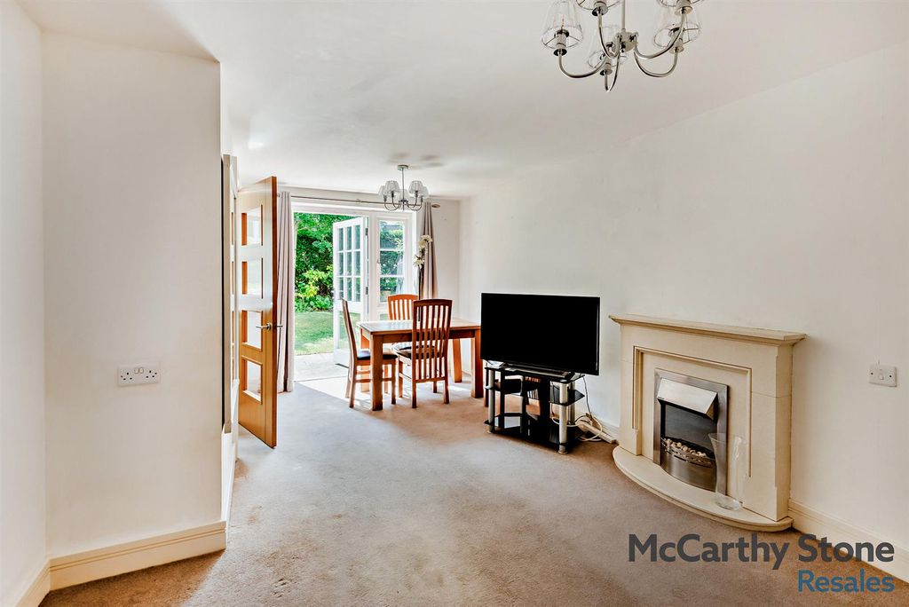 Property photo 2 of 17 8653732-Interior04-800.Jpg