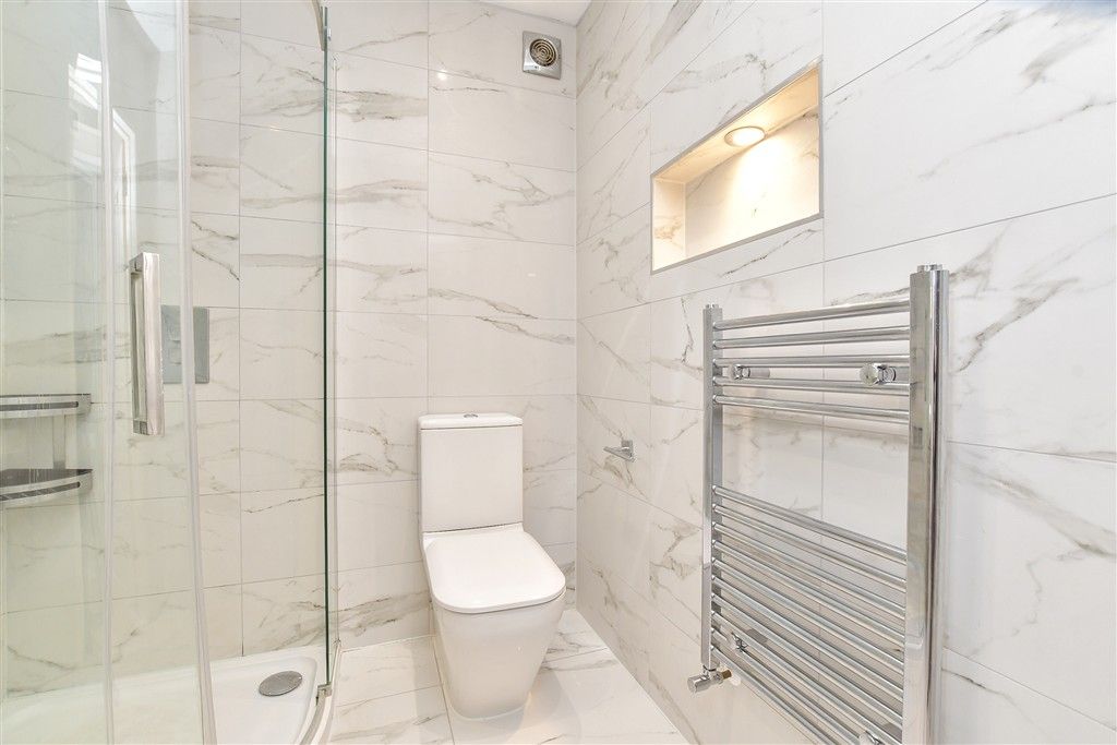 Property photo 2 of 20 Shower Room