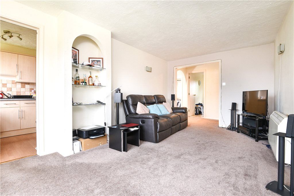 Property photo 3 of 7 Lounge B