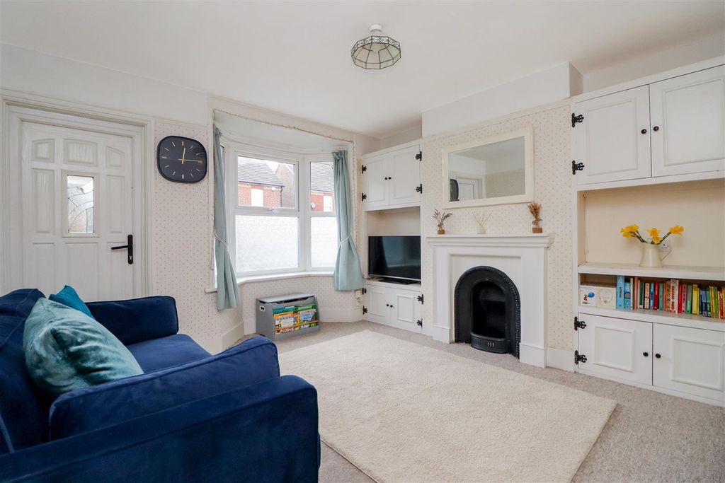 Property photo 2 of 18