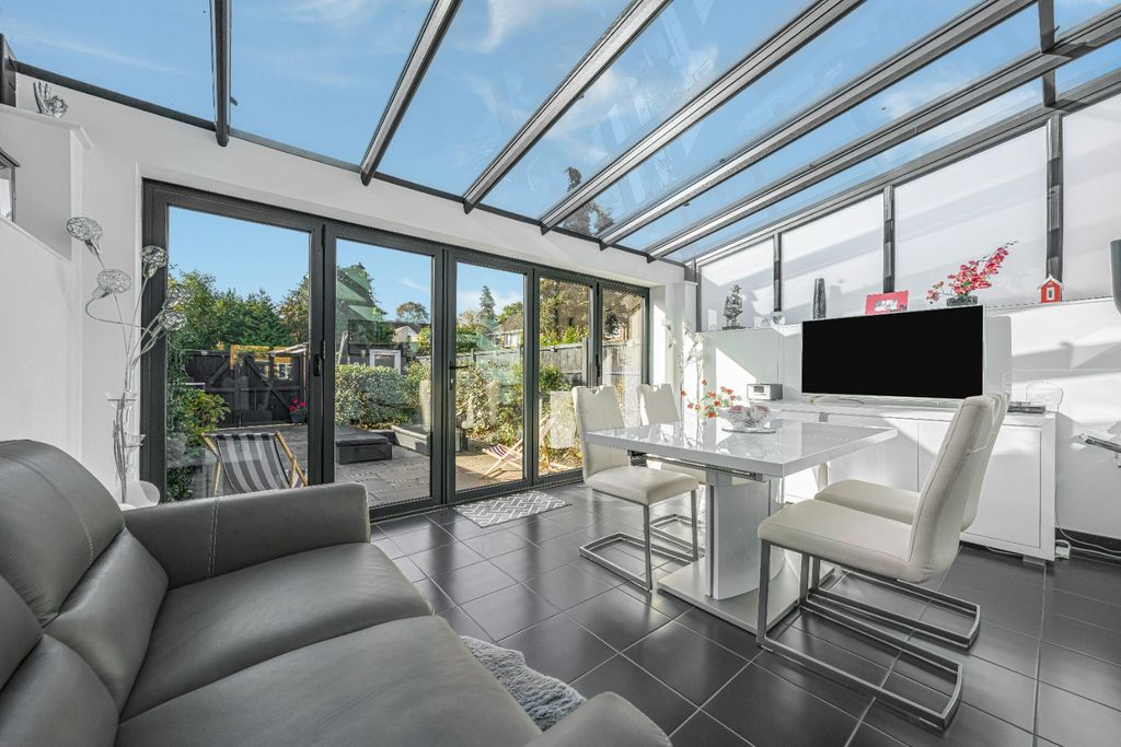 Property photo 3 of 12 5557583