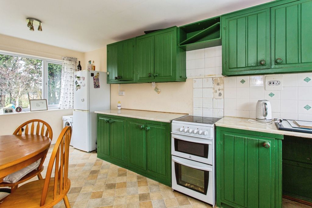 Property photo 3 of 15 Kitchen Diner