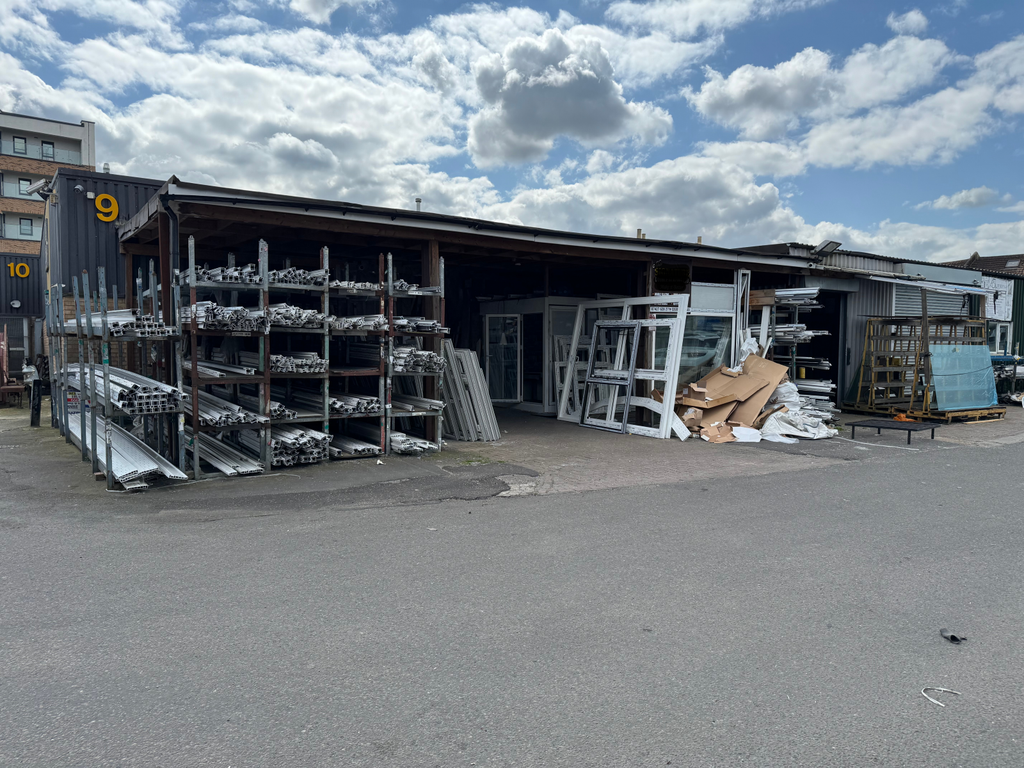 Property photo 1 of 3 Warehouse Unit To Let